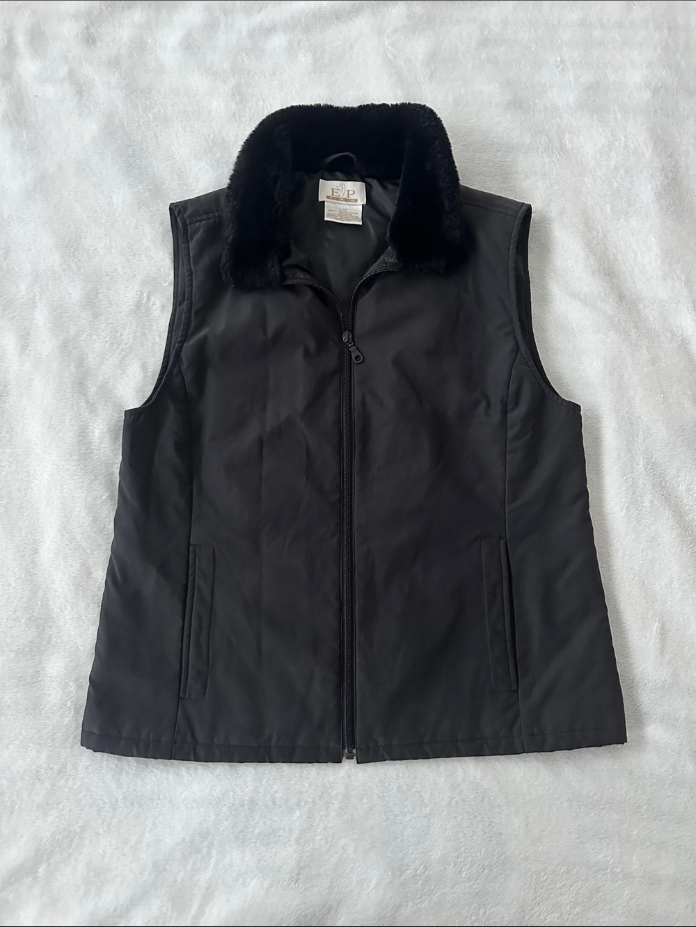 EP Pro Women’s Black Full Zip Performance Golf Vest Faux Fur Collar Size L